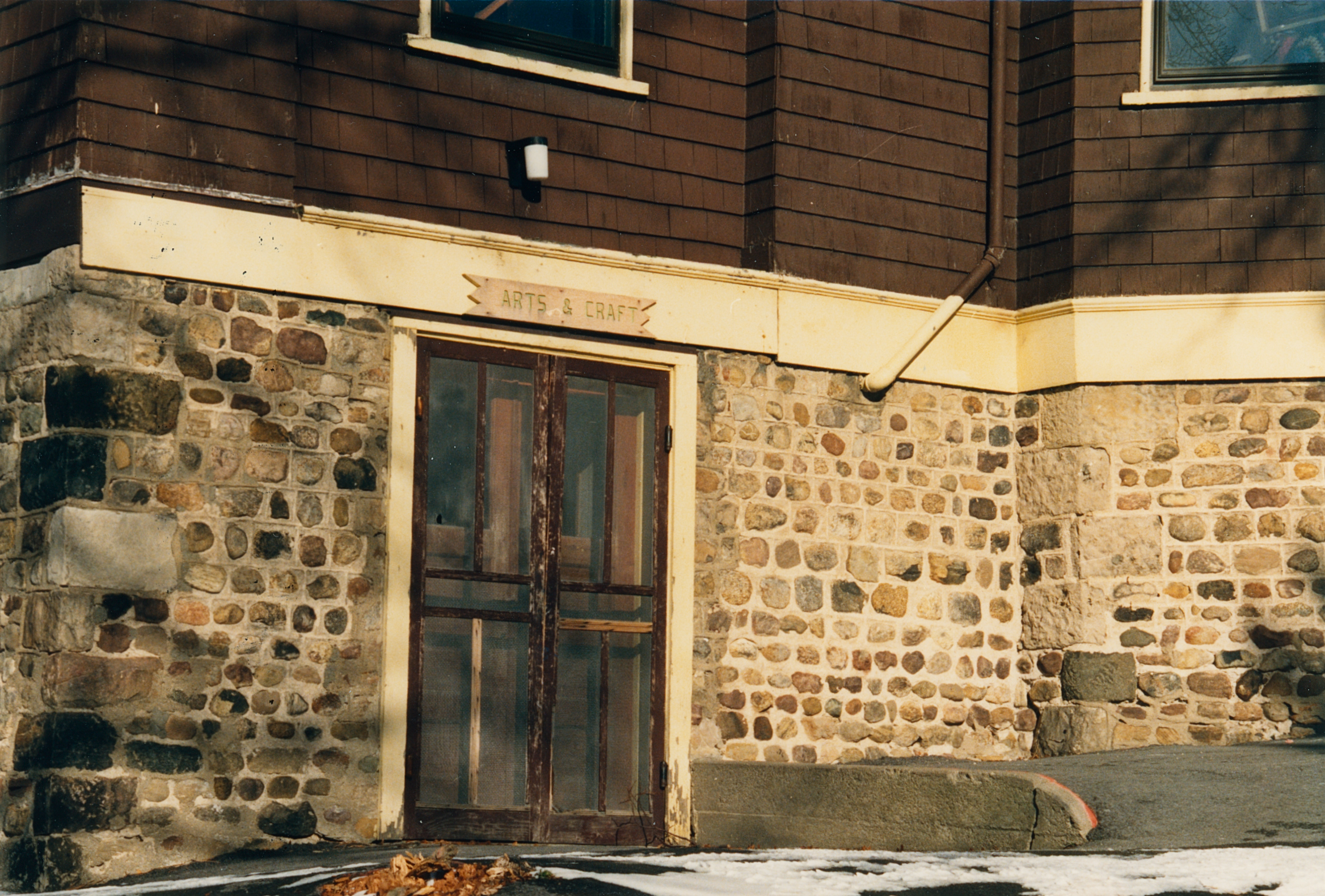 Liv-3 4395 E Lake Rd 1